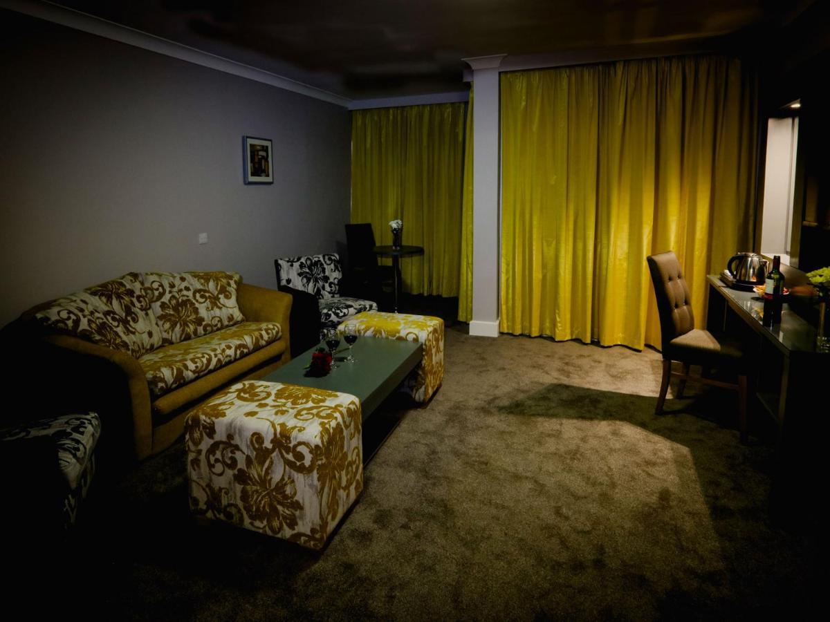Claregalway Hotel 외부 사진
