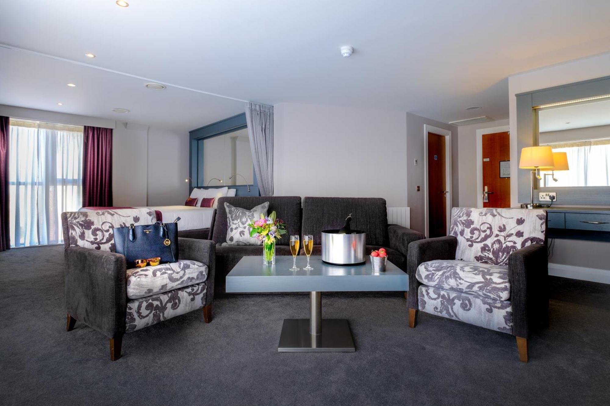 Claregalway Hotel 외부 사진